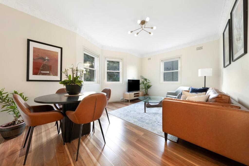2 Bedroom Harbour Opera House Waterview Apartment *