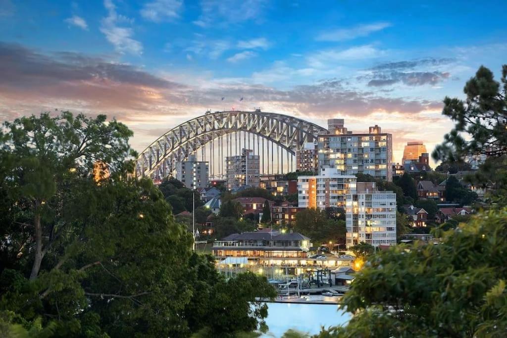 2 Bedroom Harbour Opera House Waterview