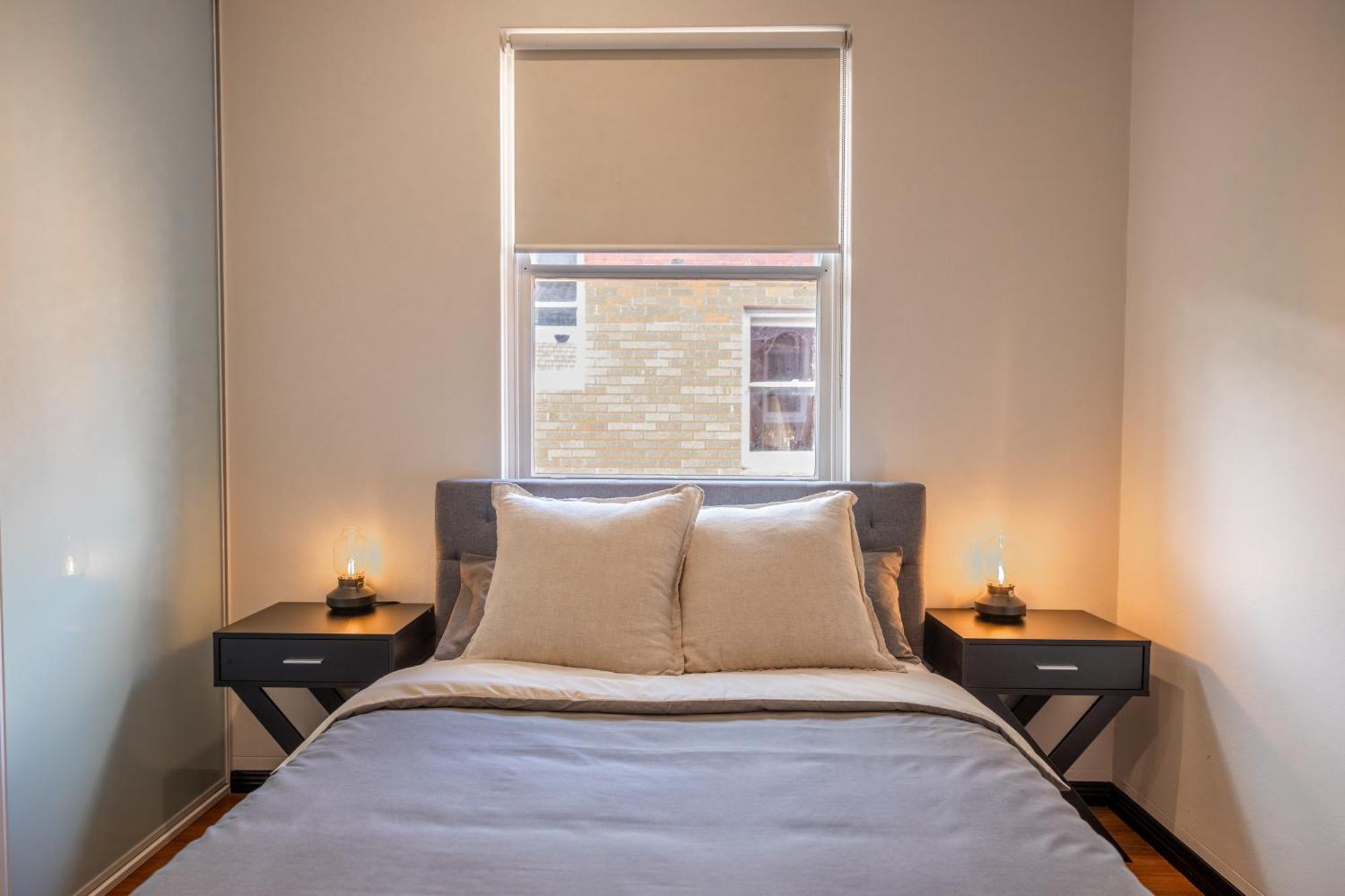 2 Bedroom In Ashfield, 200m To Train Station,free Parking Sydney