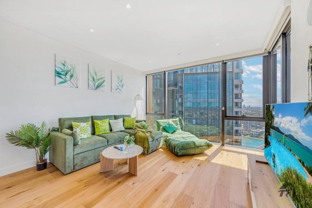 Waterfront 3-bedroom In Rhodes * Sydney