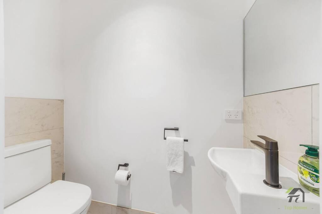 Apartment Waterfront 3-bedroom In Rhodes Sydney