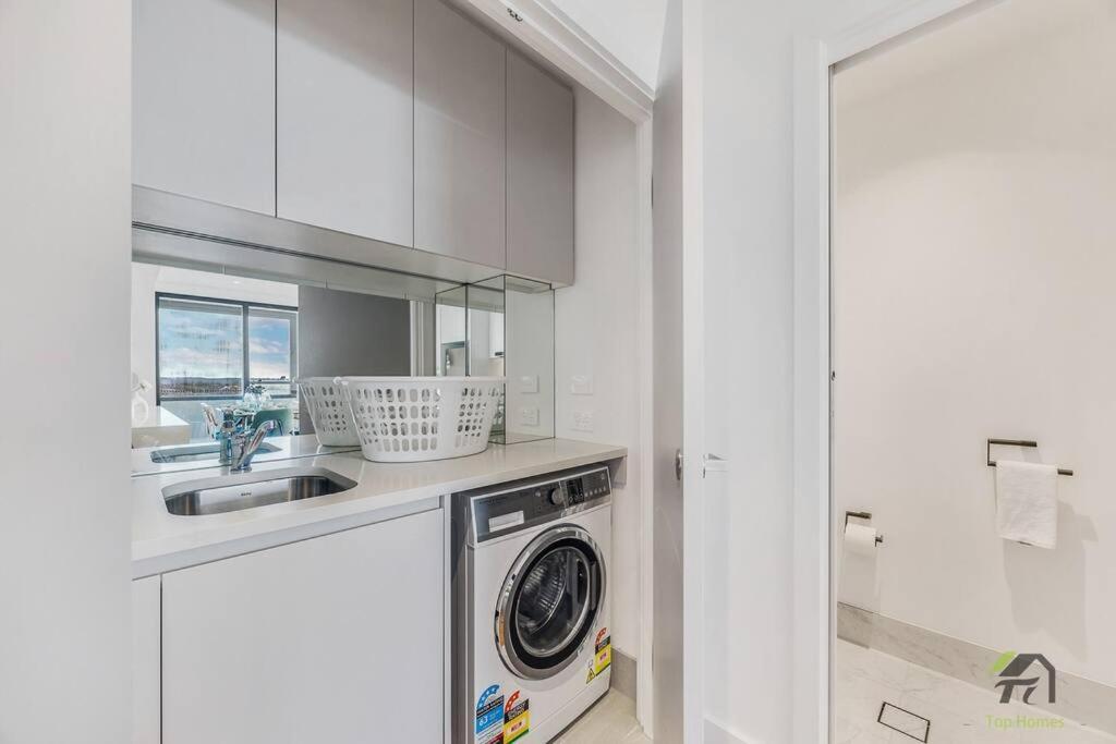 Apartment Waterfront 3-bedroom In Rhodes Sydney