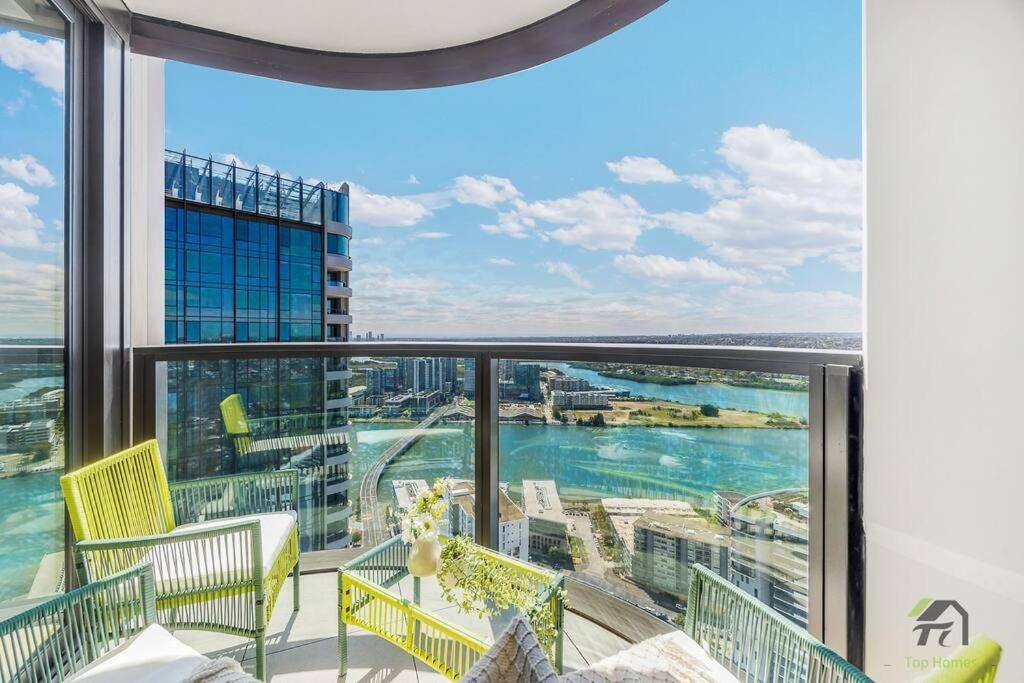 Waterfront 3-bedroom In Rhodes Apartment *