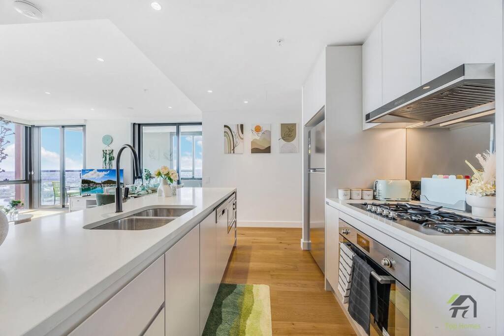 Waterfront 3-bedroom In Rhodes Sydney