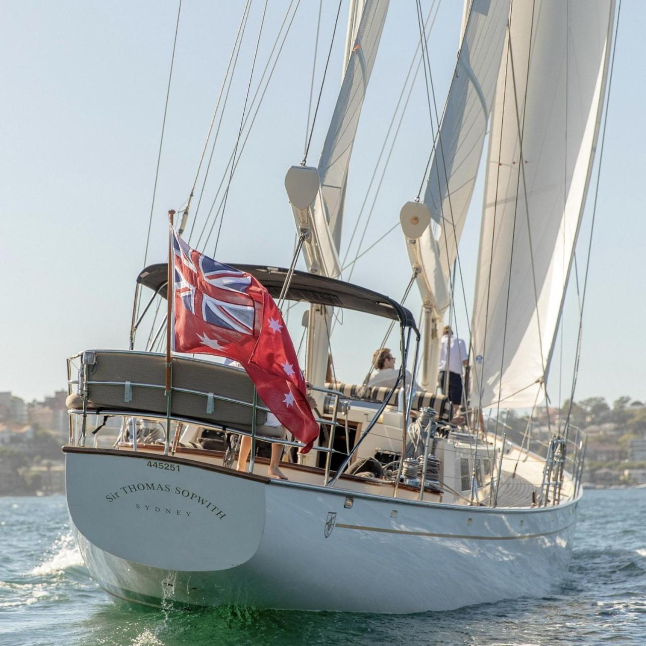 Botel Sir Thomas Sopwith Sidney