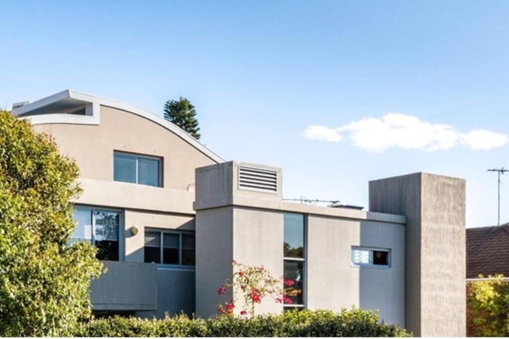Beachside Bondi - Modern Lift, Aircon, Carpark Apartment