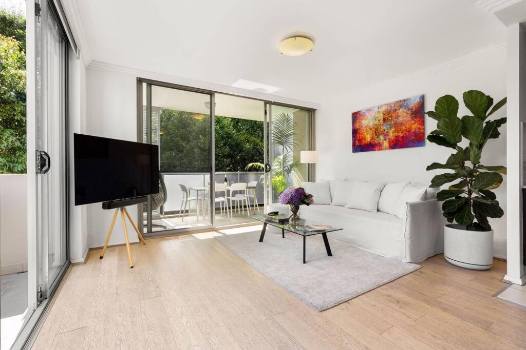 Beachside Bondi - Modern Lift, Aircon, Carpark Apartment