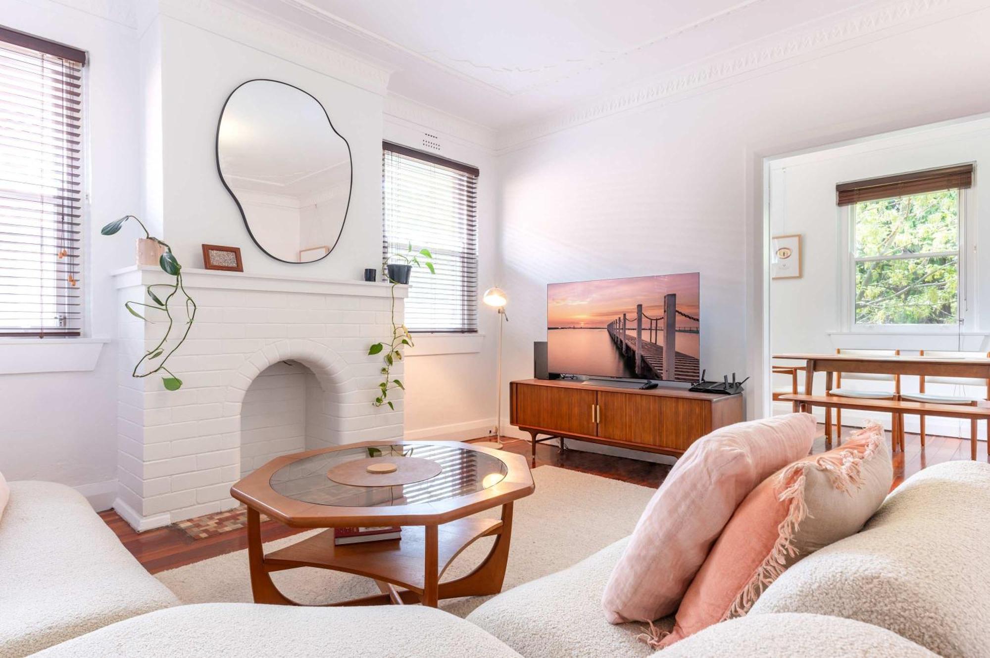Stylish Art Deco 2 Bed In Edgecliff * Sydney