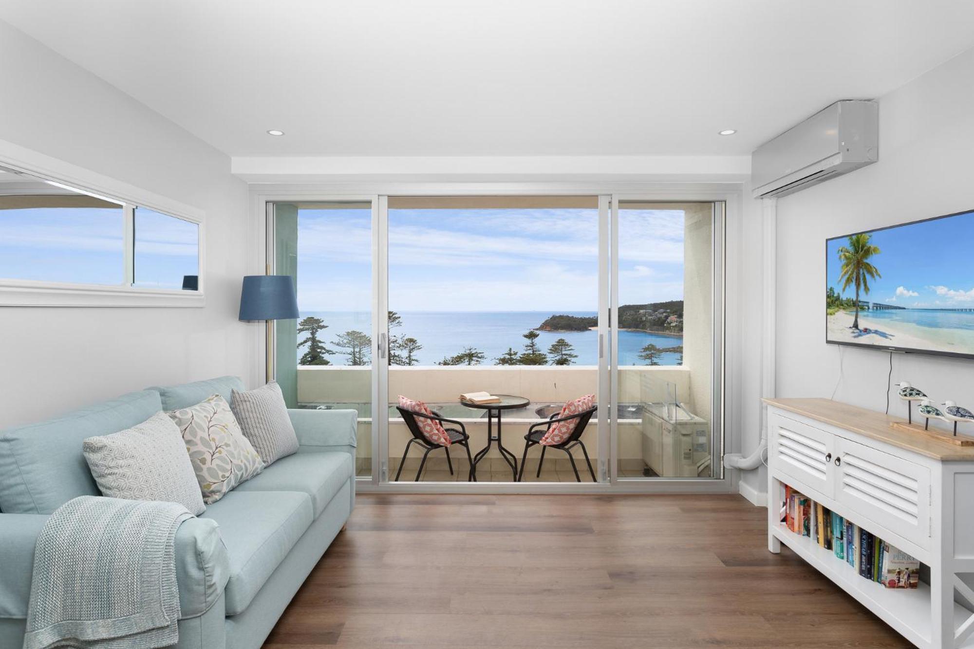 Modern Manly With Stunning Views, Pool Apartment *