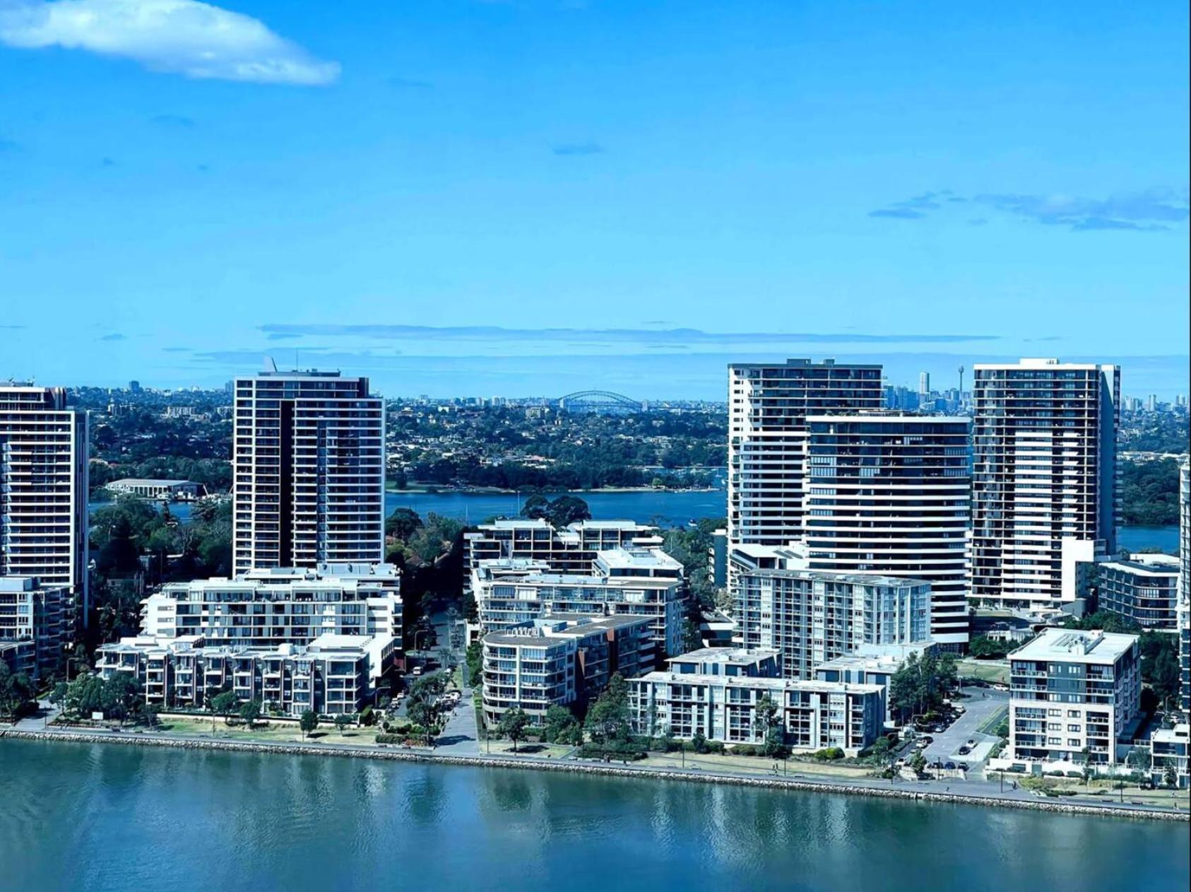 Luxious Startling Waterview Highrise Apartment *