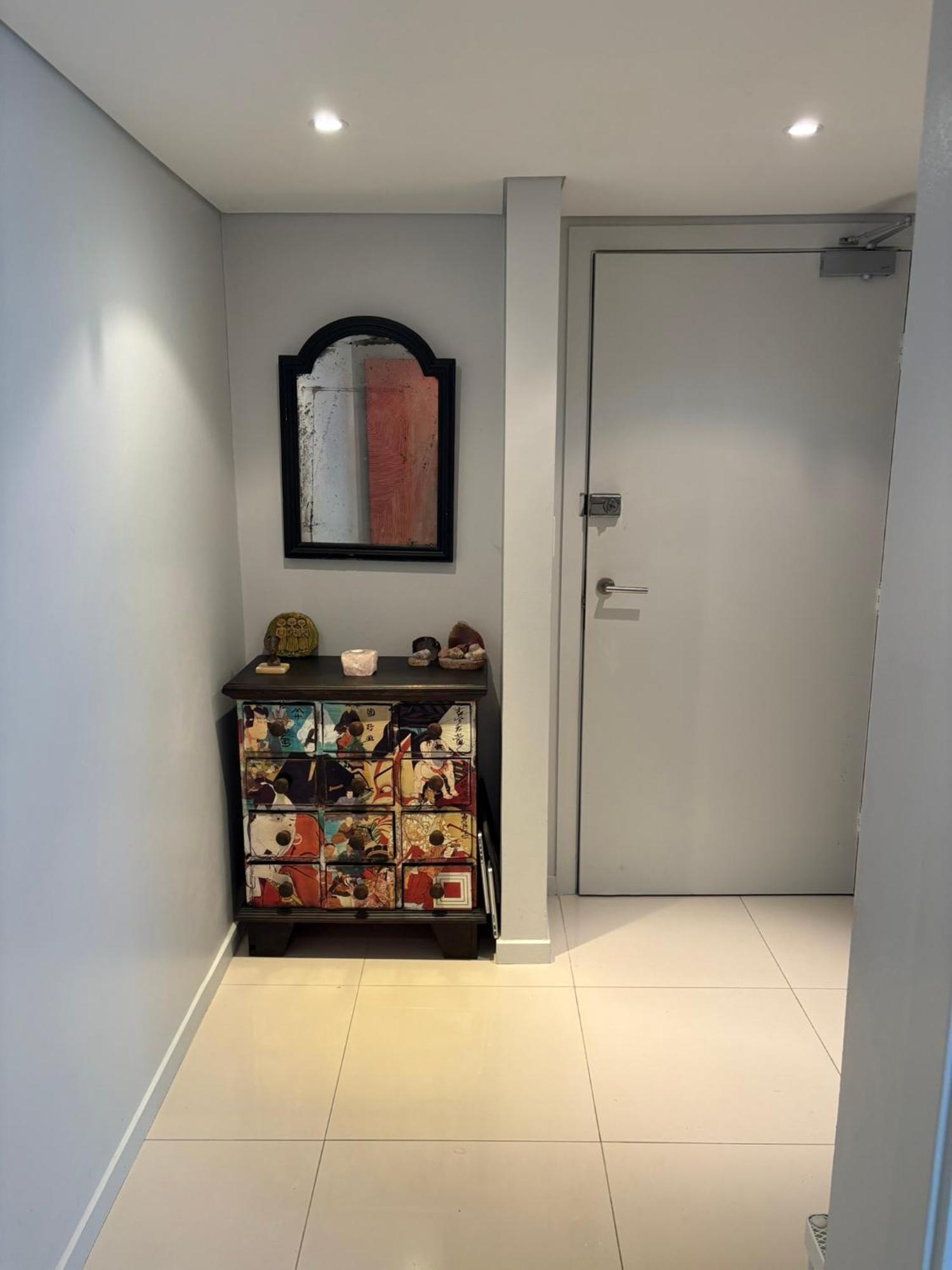 Apartamento A Modern Two Bedroom Apartment! Quiet, Secure And 1 Minute Walk To Bondi Beach!
