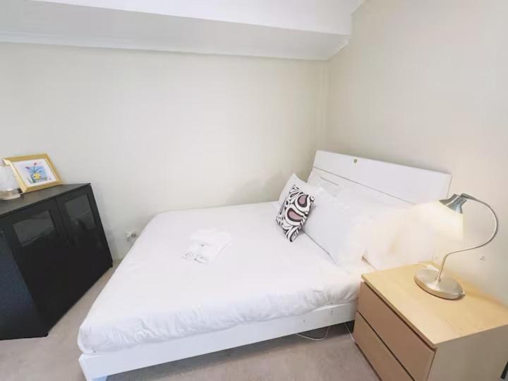 Darling Harbor Oasis Apartment