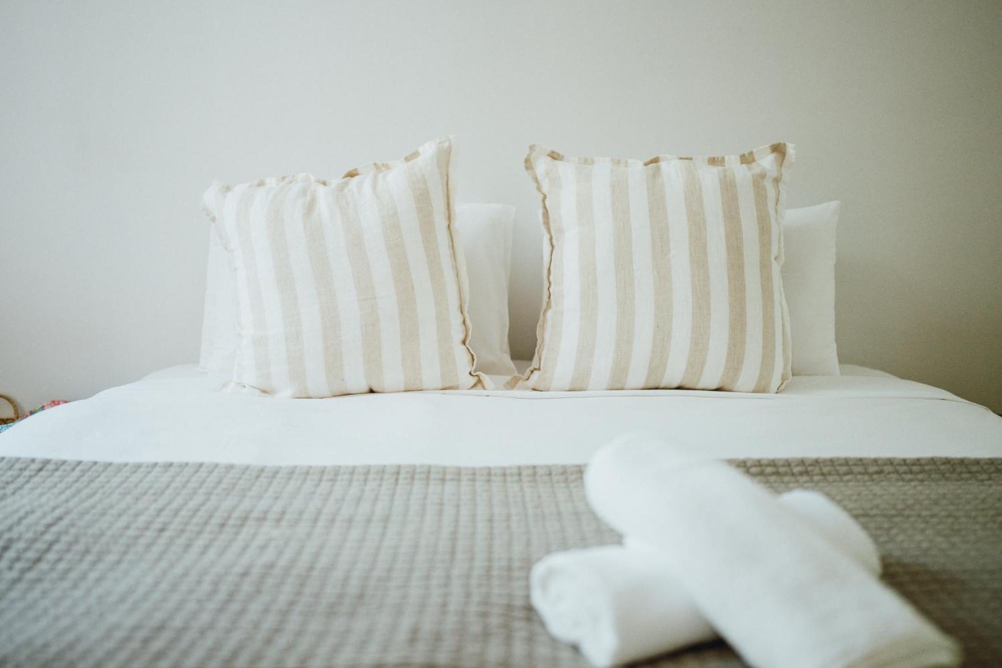 Stylish 2 Bedroom Free P At Darlinghutst Apartment *