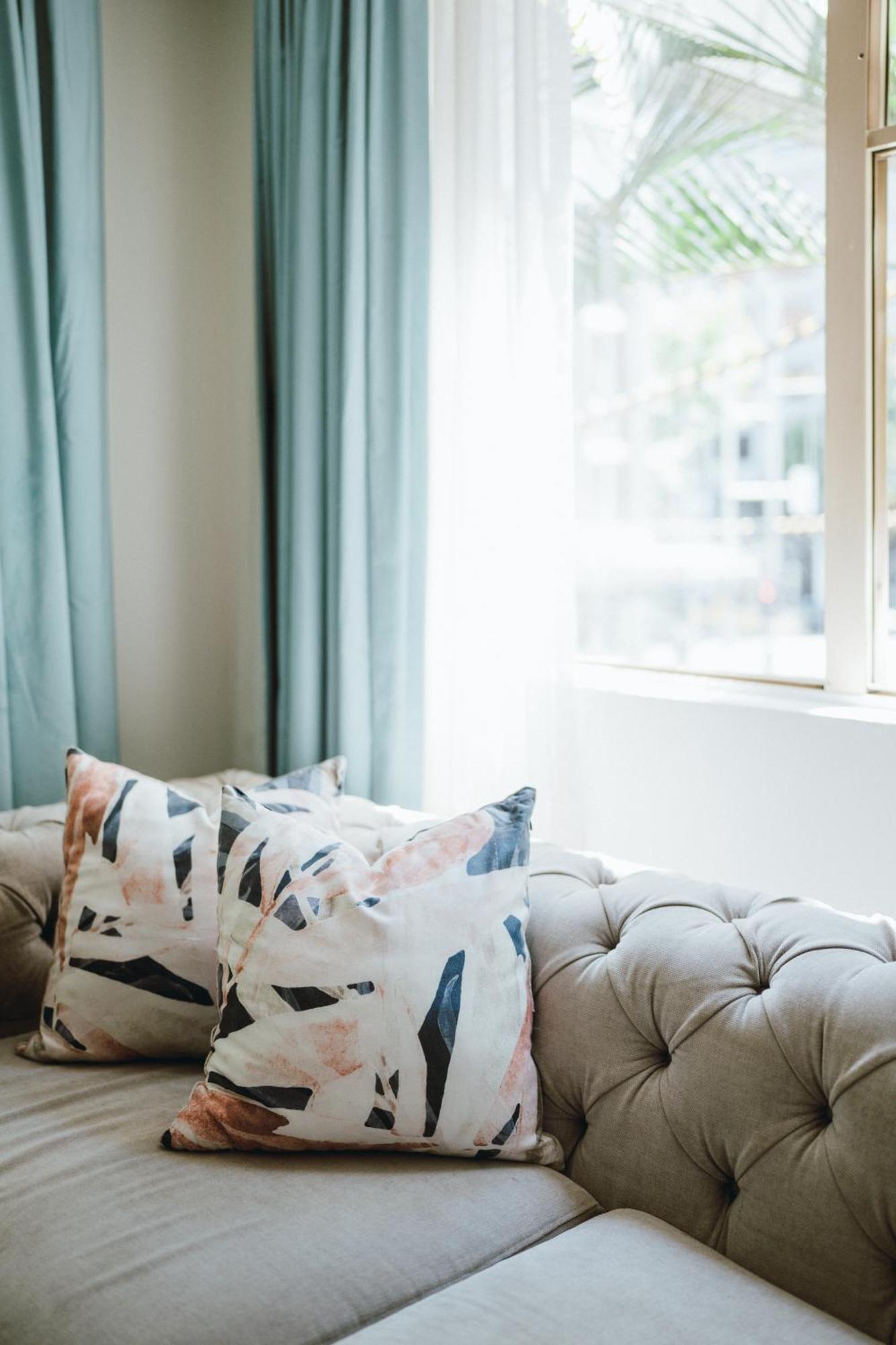 Apartment Stylish 2 Bedroom Free P At Darlinghutst