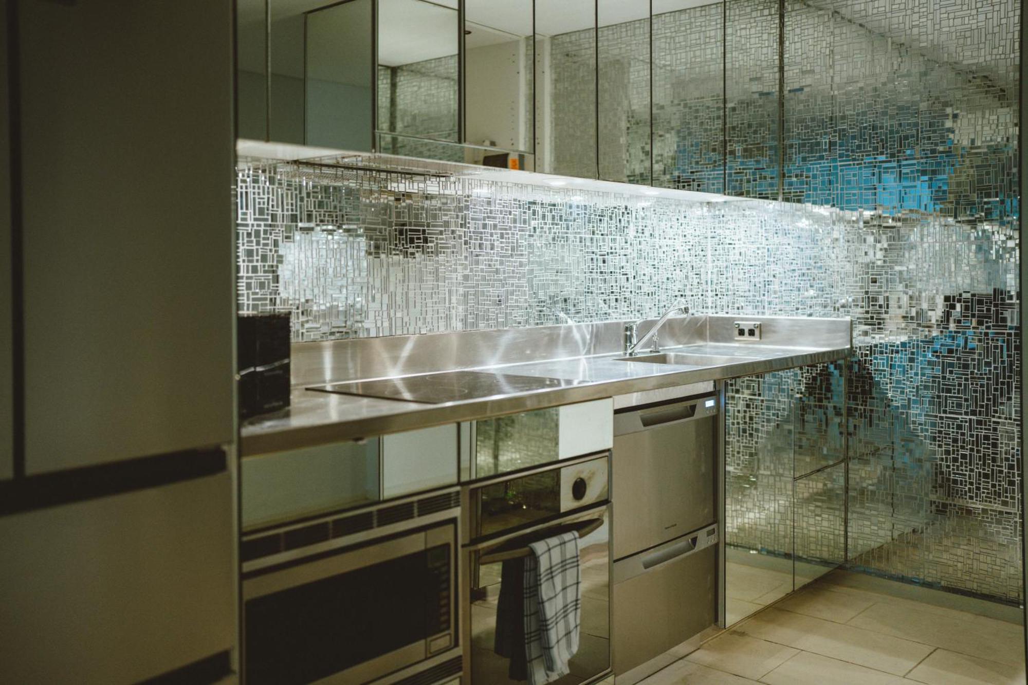 Stylish 2 Bedroom Free P At Darlinghutst * Sydney