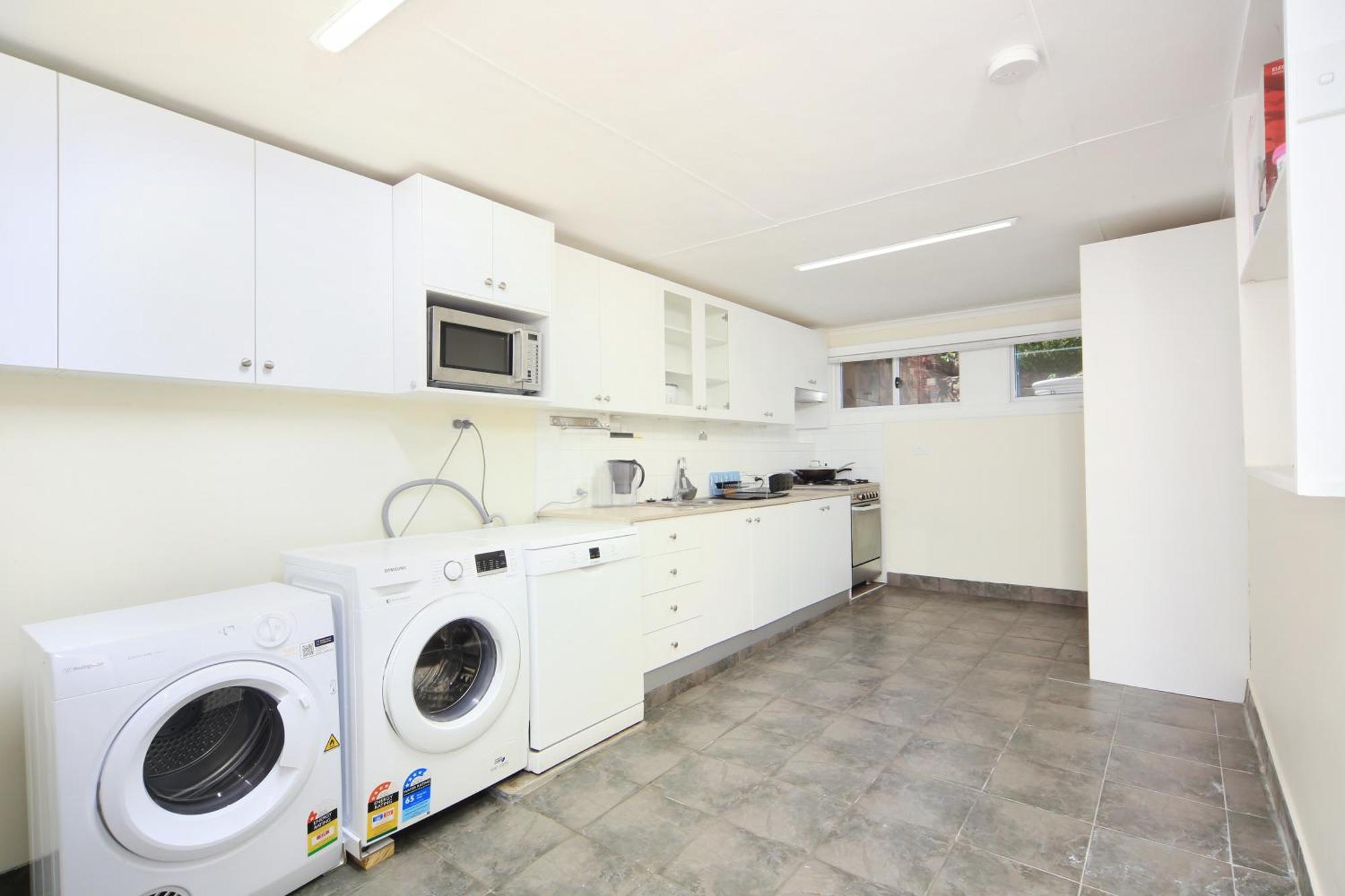 Sydney, Bexley North 3bedrooms, Free Parking, Close To Train Station And Cbd * Sydney