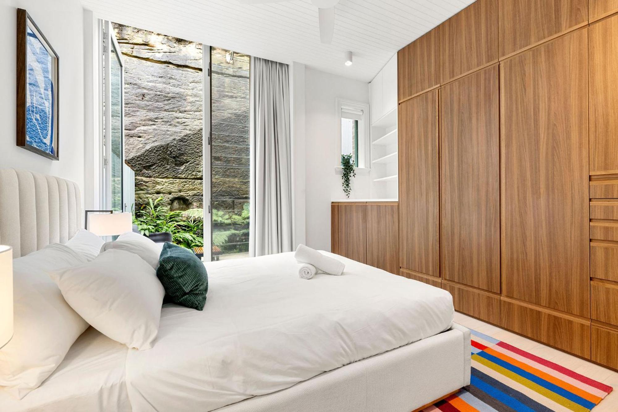 Apartment 2-4 Trinity Avenue *