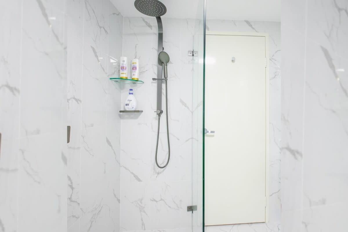 Luxe In Darling Harbour With Pool, Sauna & Gym - Icc 300m Apartment