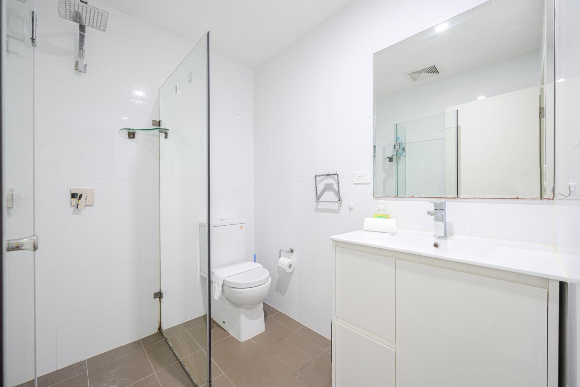 Apartment Canterbury Fashion 2br Steps To Train & Woolworths
