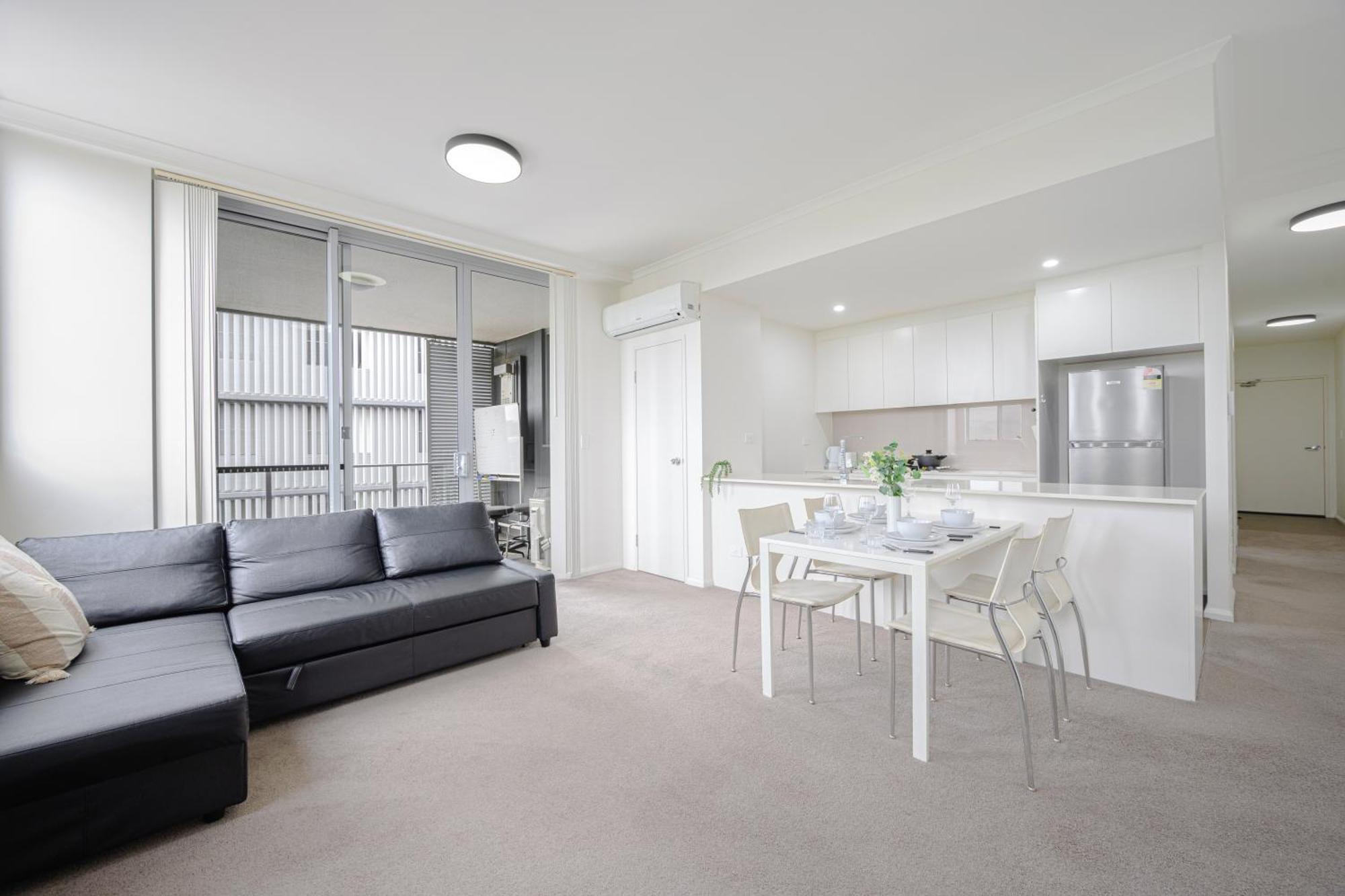 Canterbury Fashion 2br Steps To Train & Woolworths *