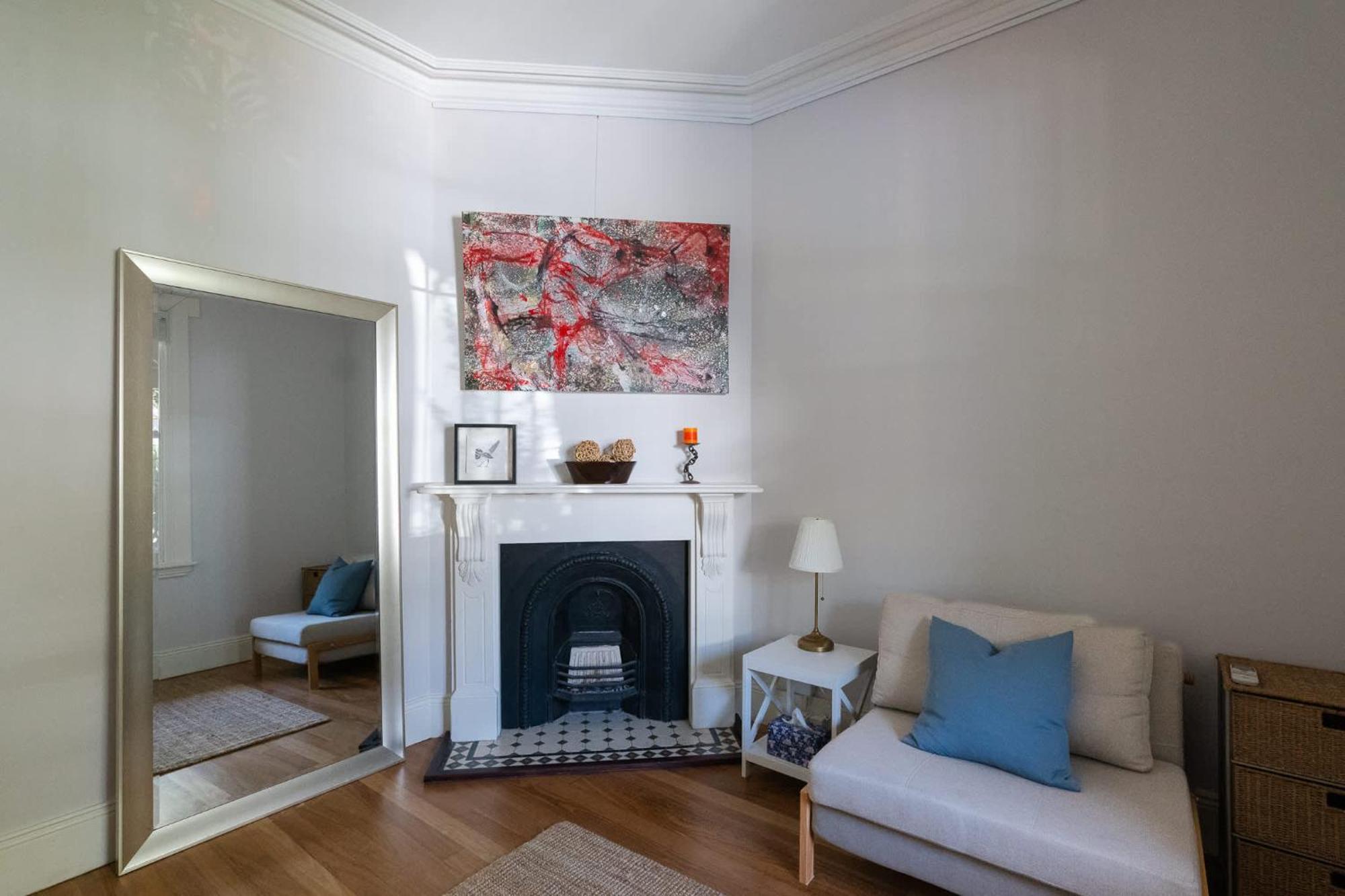 Modern In Erskineville W Ac And Parking Holiday home
