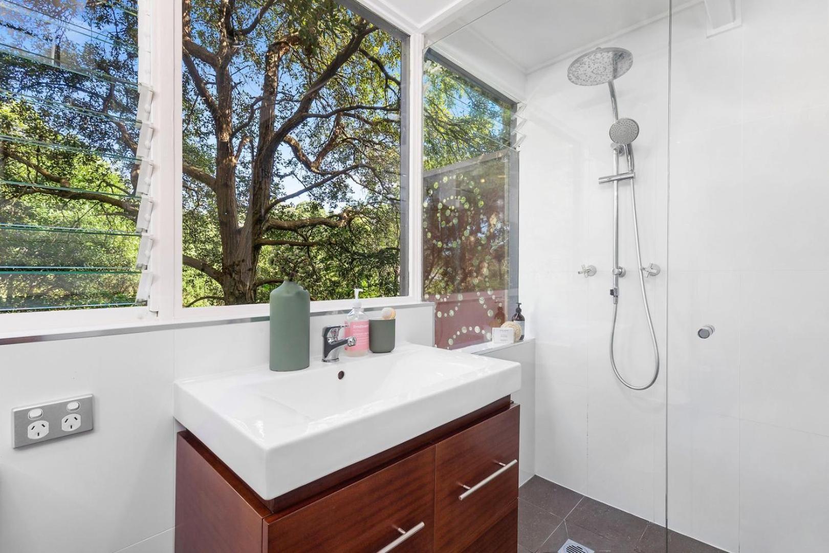Apartment Luxury Escape - 4bd And Courtyard In Castlecrag Sydney