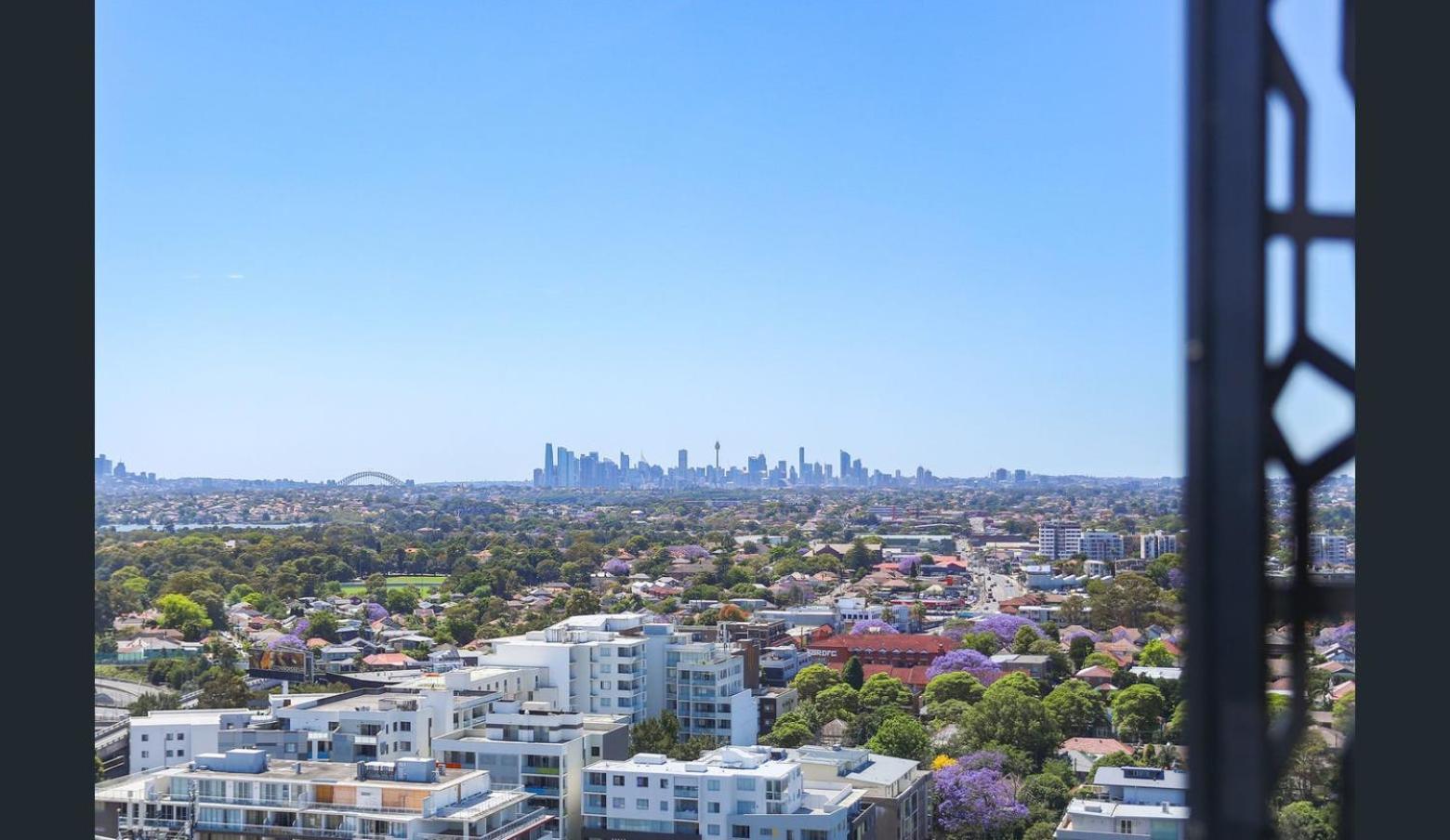 Apartamento High-level 3br Retreat With Gym And Skyline Views
