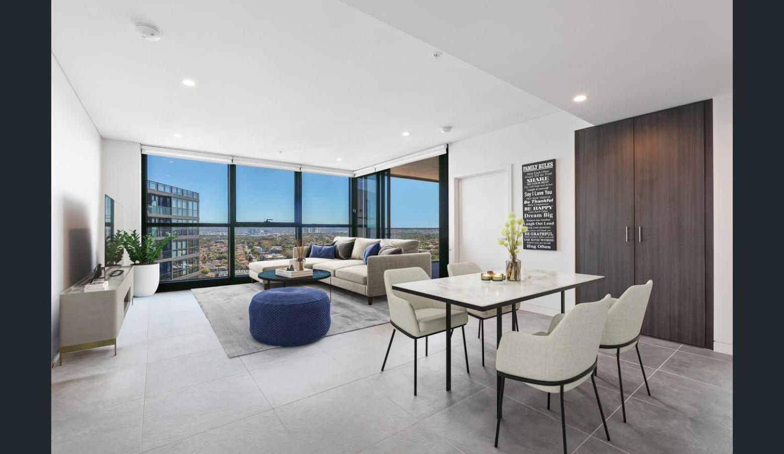 High-level 3br Retreat With Gym And Skyline Views Sidney
