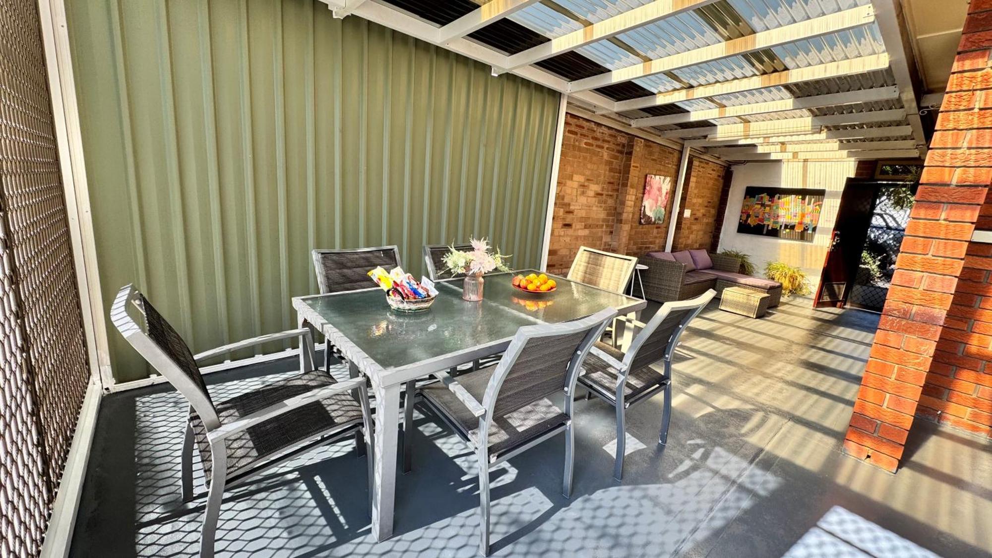 3br House With Swimming Pool In *