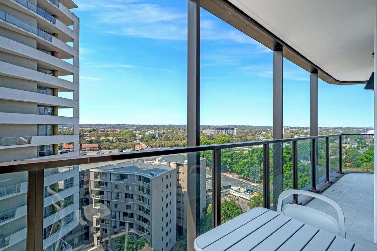 Stylish 2br With Pool & Views Near Parramatta Apartment Sydney