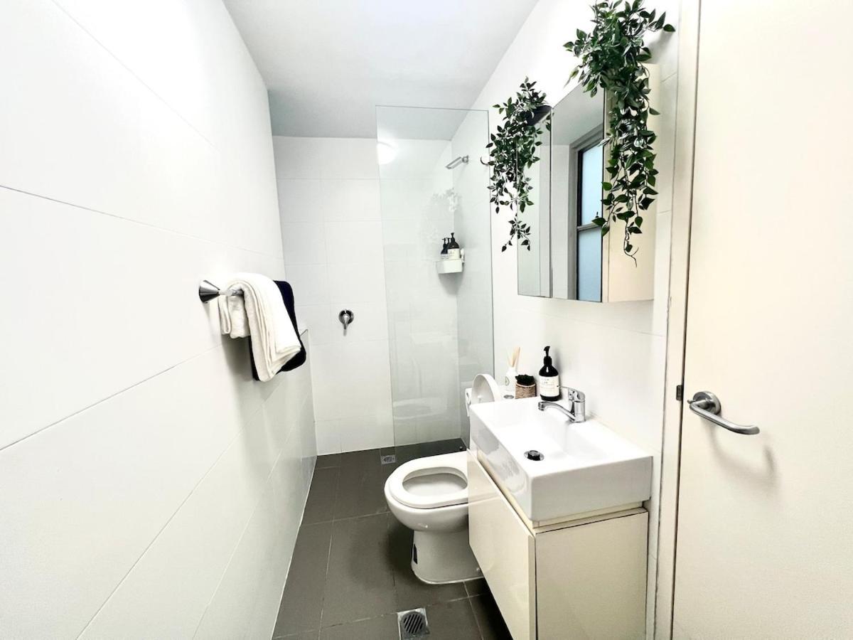 Apartment Simple And Tidy Small Surry Hills Sydney