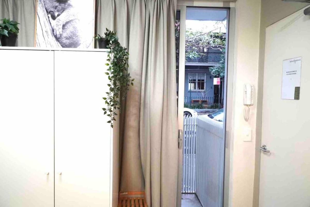 Simple And Tidy Small Surry Hills Sydney