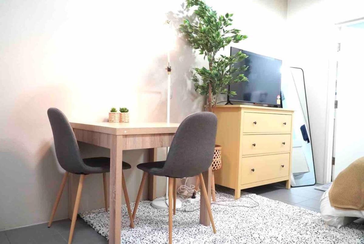 Simple And Tidy Small Surry Hills Apartment Sydney