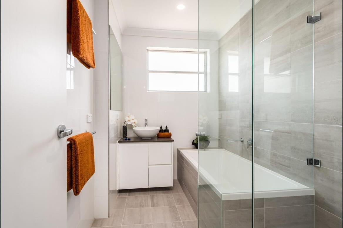Modern 3br Beachside Oasis Apartamento