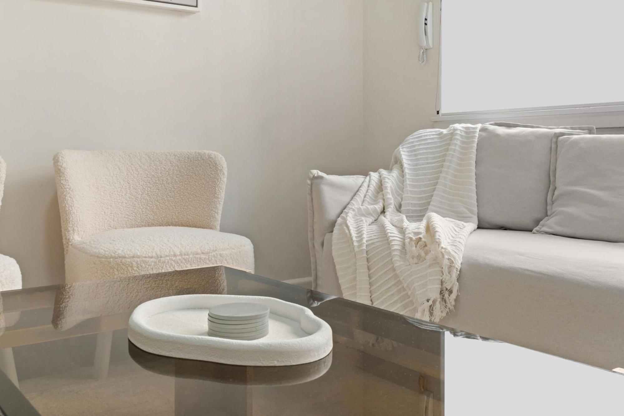 Apartment Modern 2-bed With Parking Near Bondi Sydney
