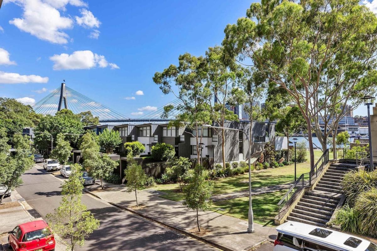 Beautiful House In Glebe With Two-car Garage *