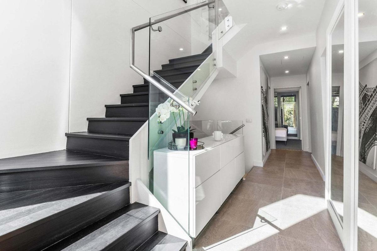 Beautiful House In Glebe With Two-car Garage Apartment Sydney