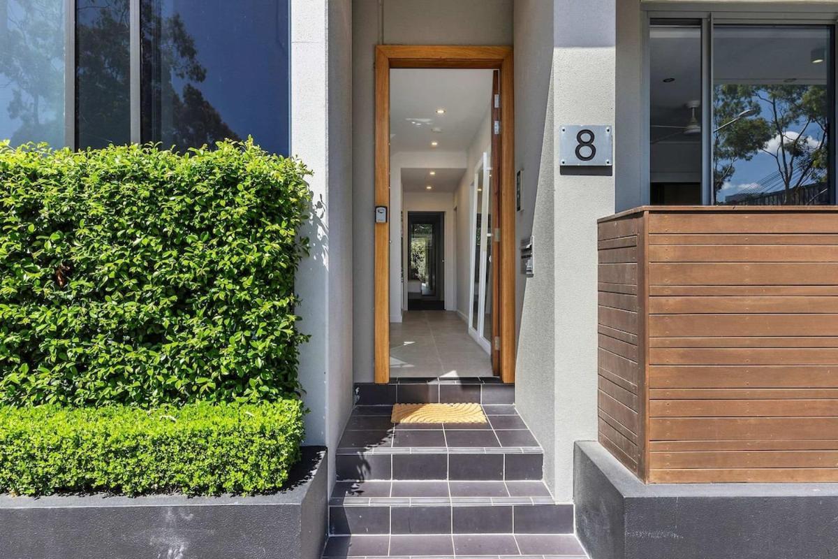 Beautiful House In Glebe With Two-car Garage