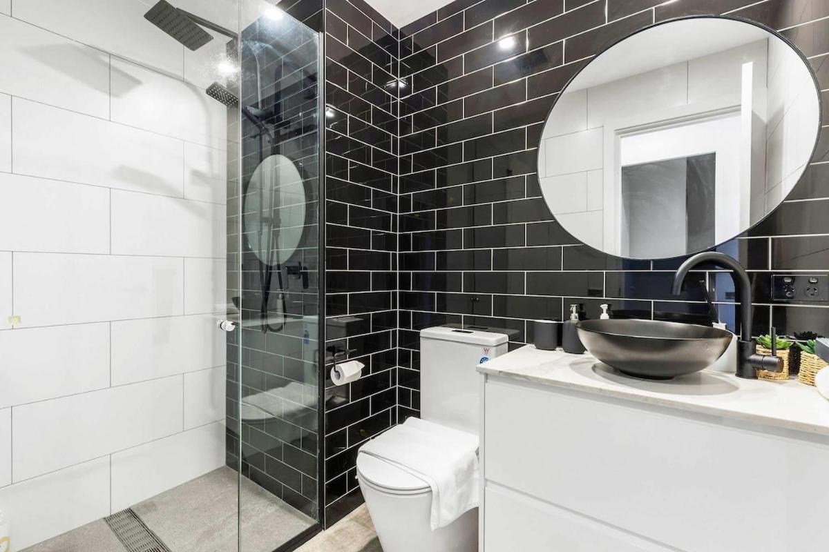 Apartment Beautiful House In Glebe With Two-car Garage