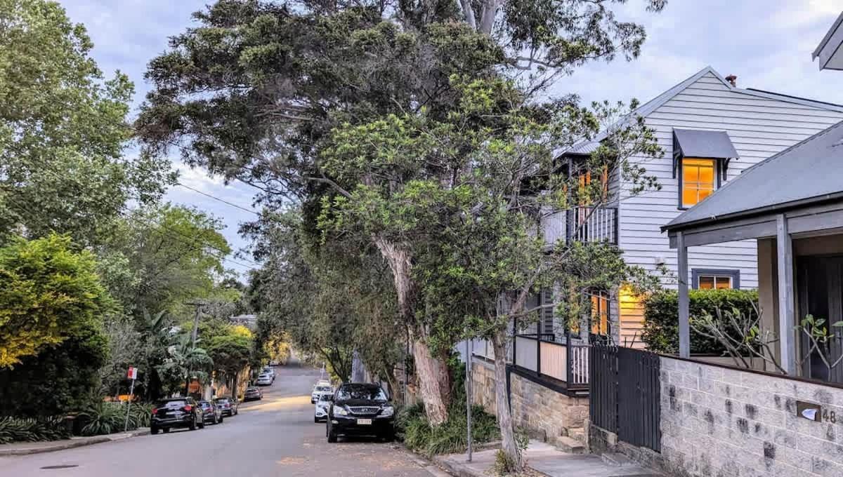 Charm & History 3bdr Close To Harbour Views * Sydney