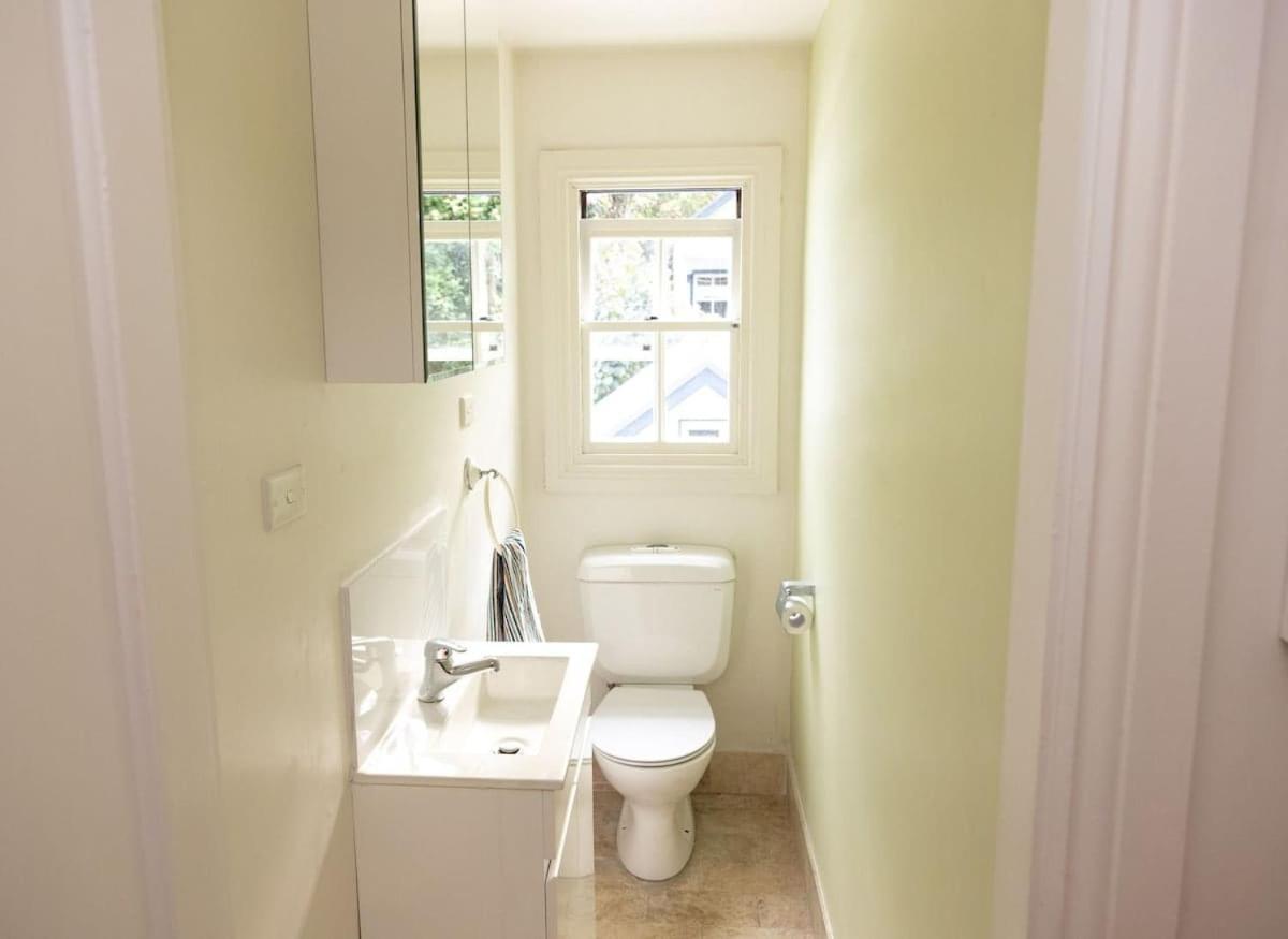 Charm & History 3bdr Close To Harbour Views *