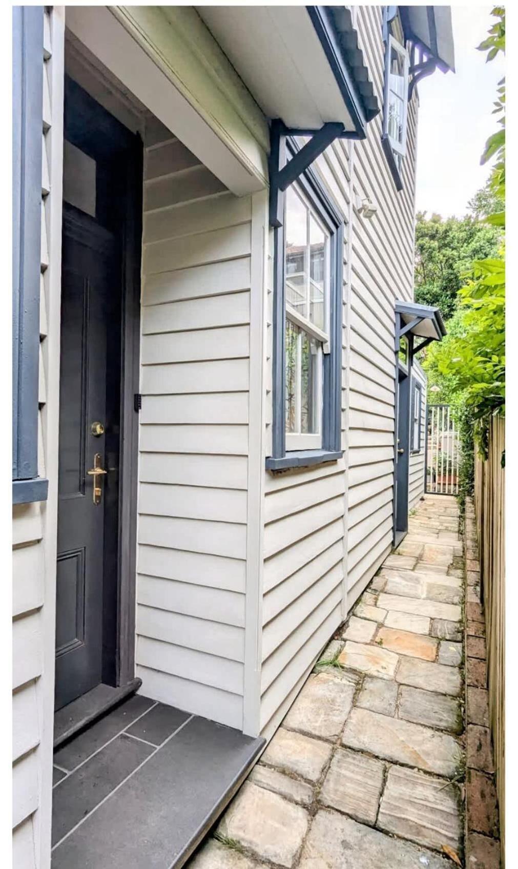 Charm & History 3bdr Close To Harbour Views *