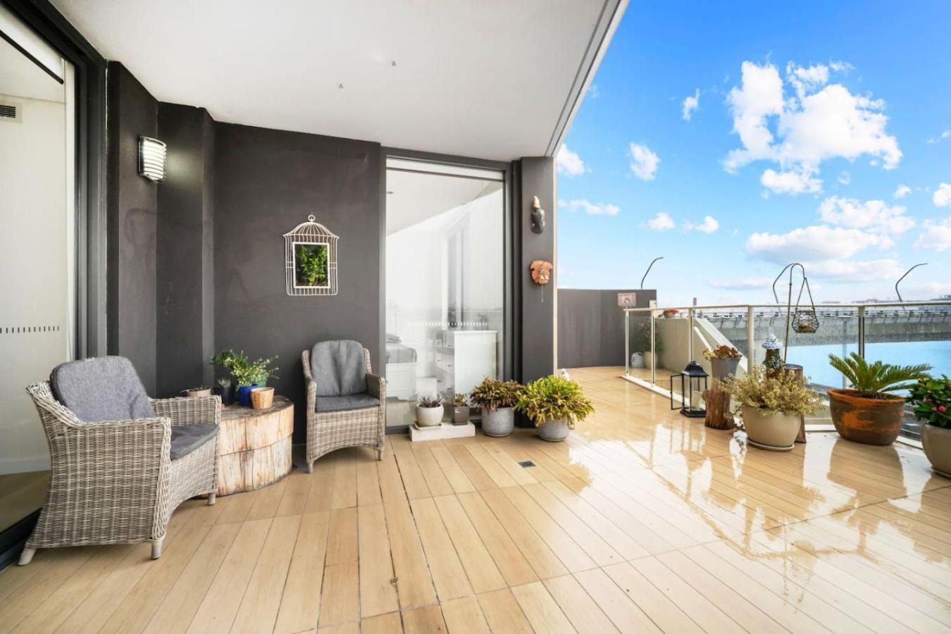 Superb Water View In Rhodes Apartment Sydney