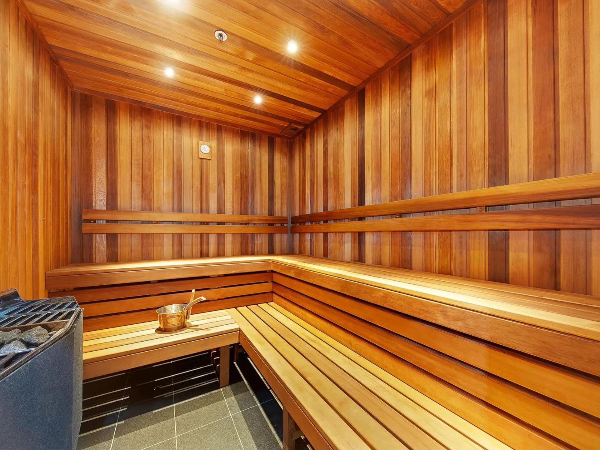 Zetland Near Shops & Train With Gym&pool For 6ppl Apartment Sydney