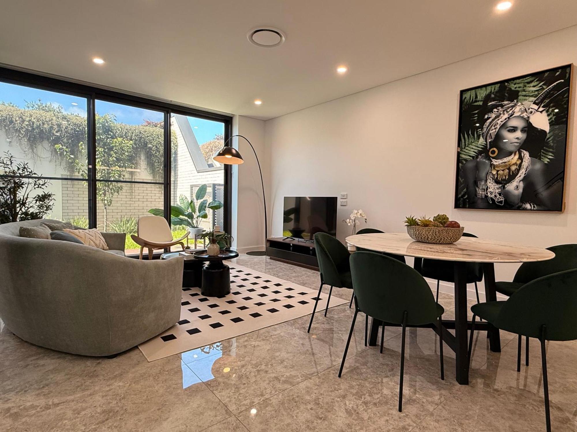 Eastgardens 4bed 3bath Brand New Townhouse 2 Car *