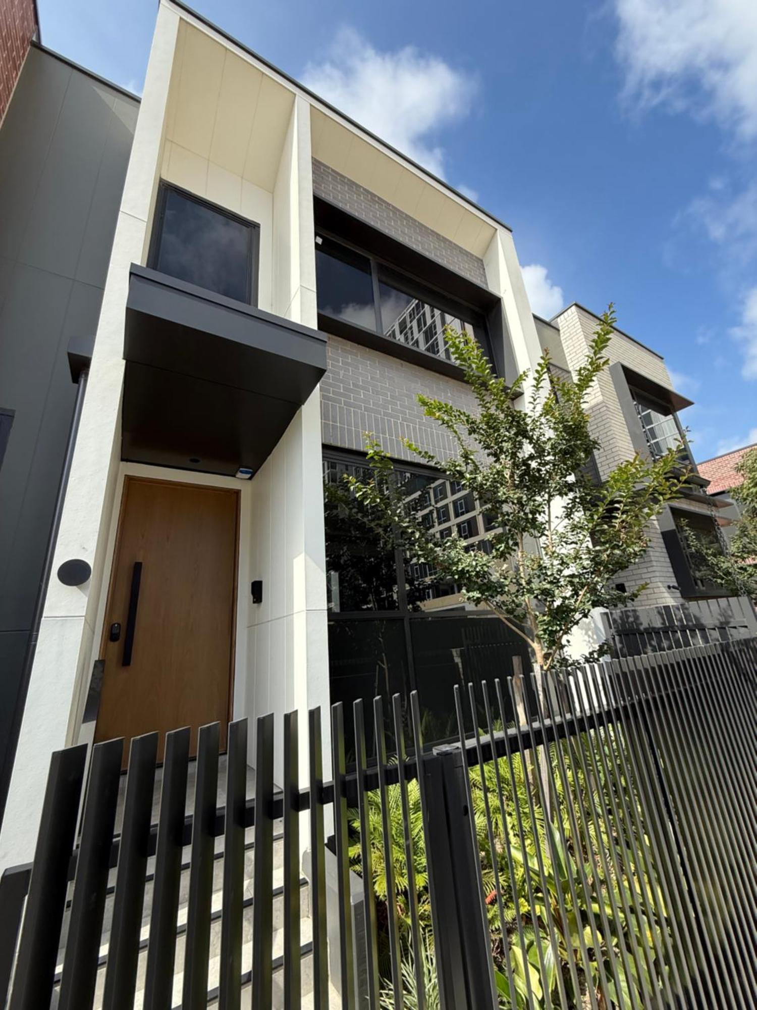 Eastgardens 4bed 3bath Brand New Townhouse 2 Car Sydney