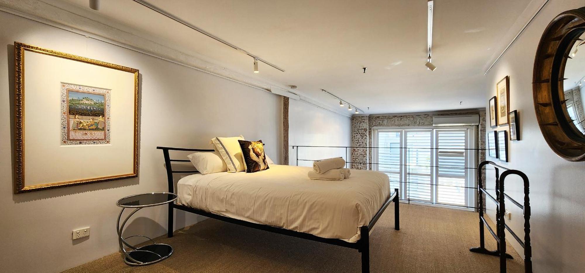 Apartment Superb Warehouse Conversion Sydney