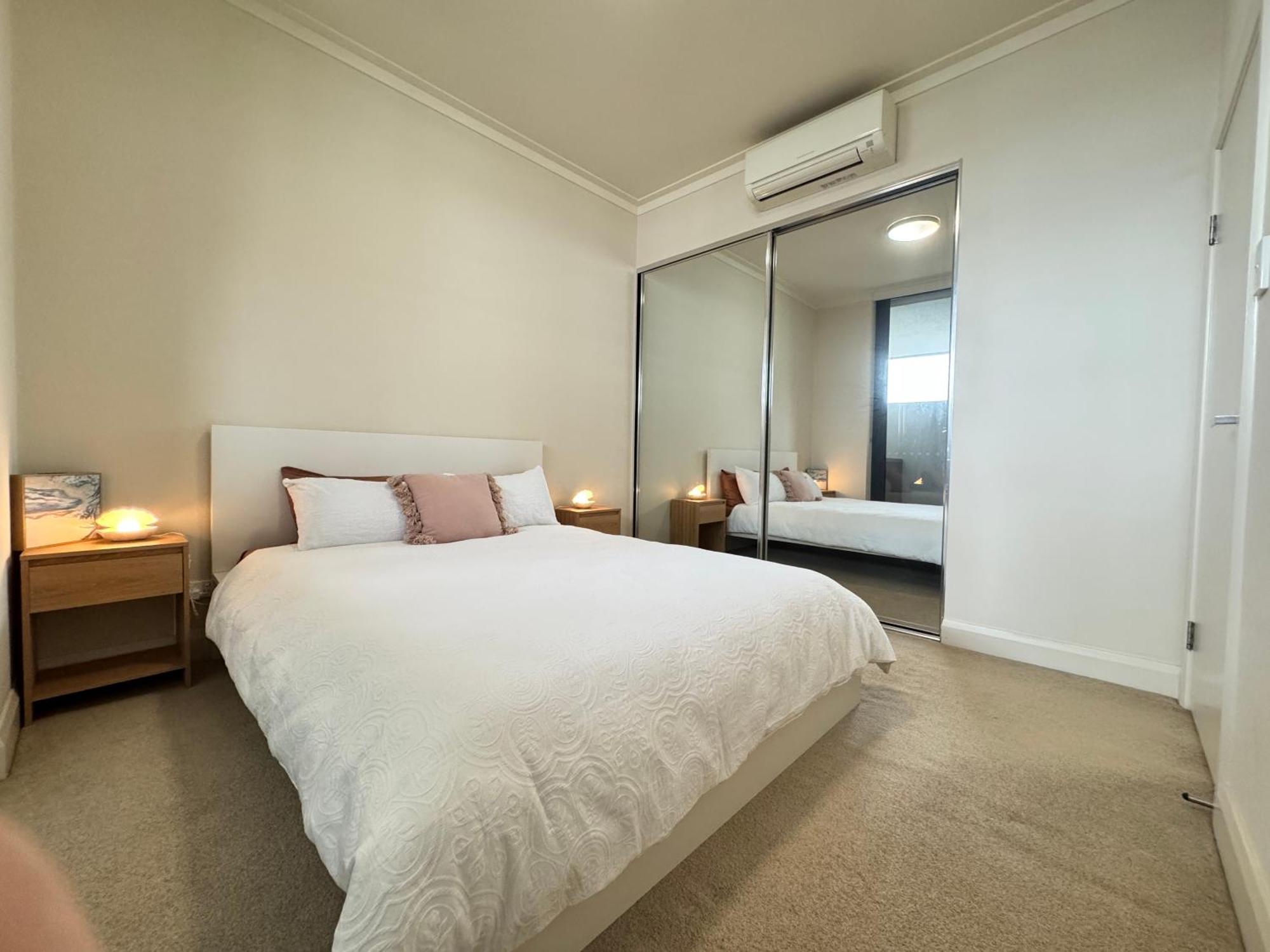 Cozy Stylish In Rhodes Sidney