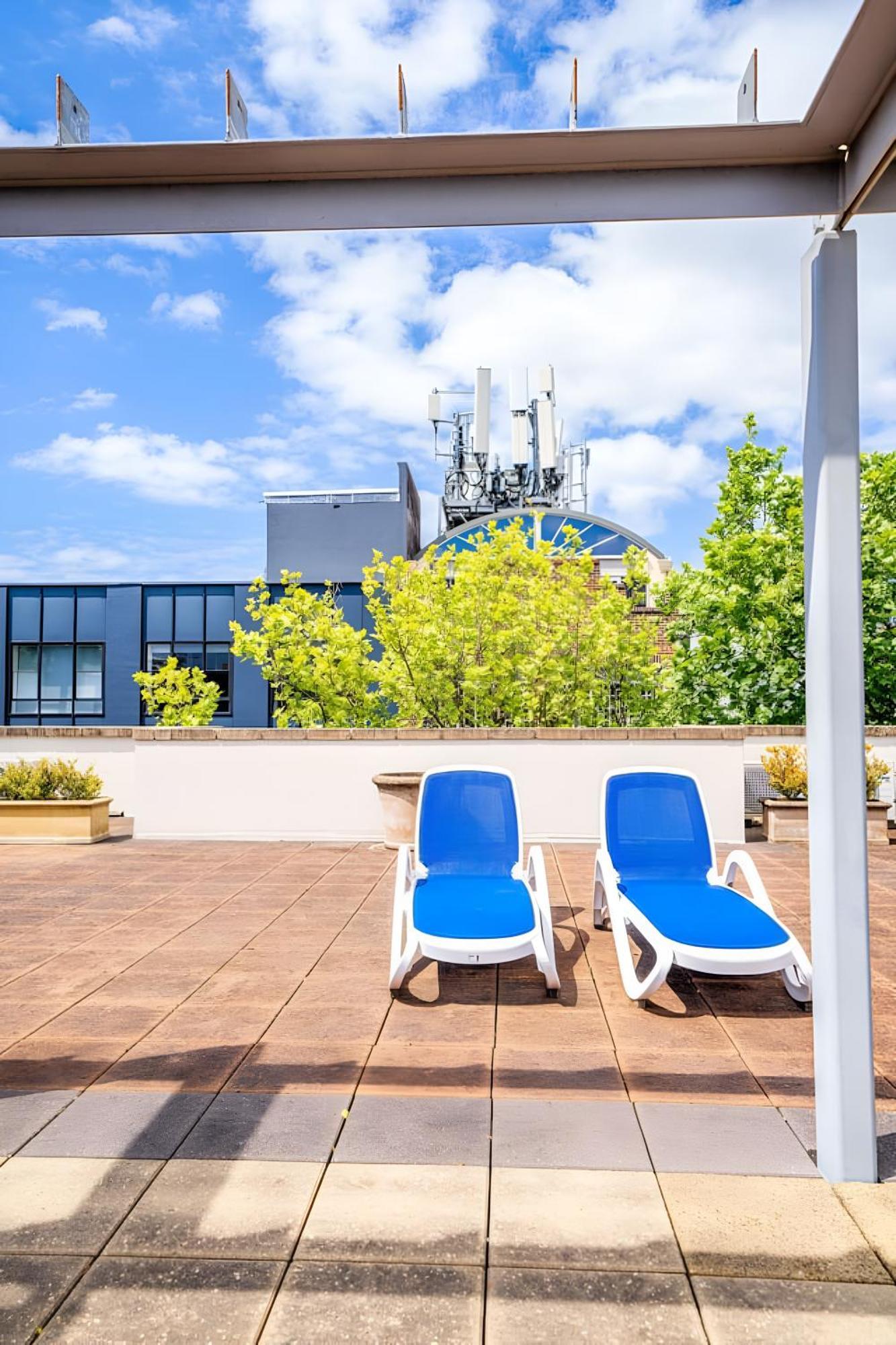 Bright 1br With On-site Gym I Sauna I Pool And Parking * Sydney