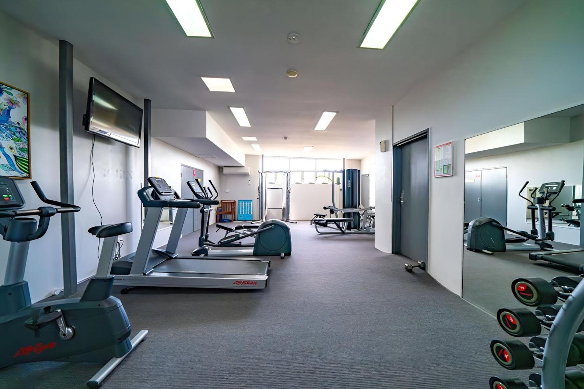 Bright 1br With On-site Gym I Sauna I Pool And Parking